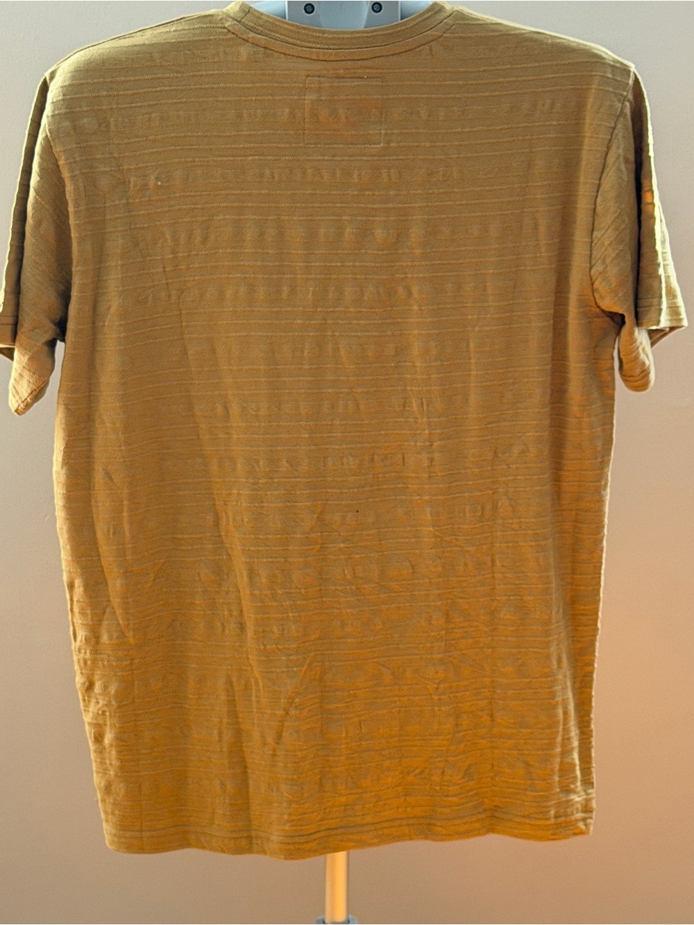 Laguna Textured Crew Neck T-Shirt Men’s Medium Tan Casual Tee Like New - Picture 7 of 10